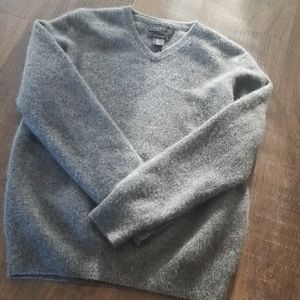 Cashmere grey sweater